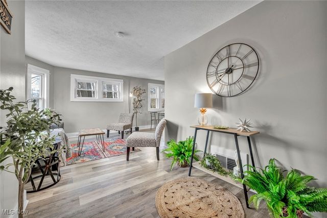 1527 Main Street, Cuyahoga Falls, OH 44221