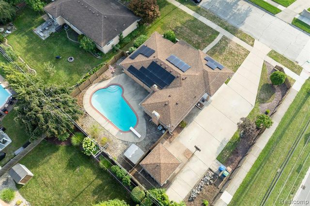 32930 Coventry Place, Warren, MI 48093