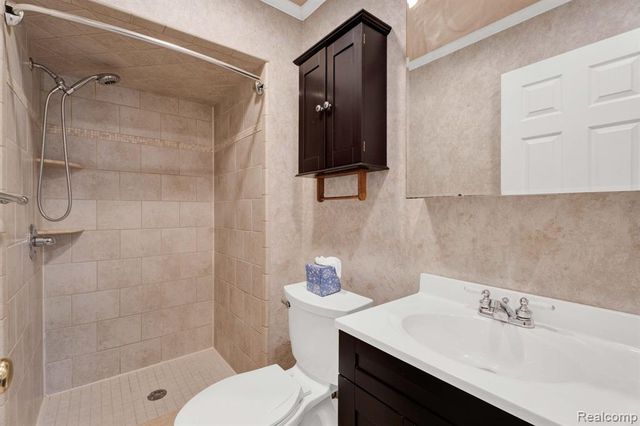 32930 Coventry Place, Warren, MI 48093