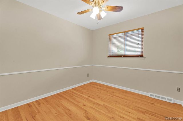 32930 Coventry Place, Warren, MI 48093