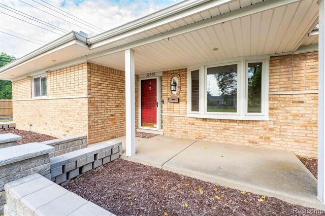 32930 Coventry Place, Warren, MI 48093