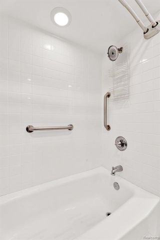 32930 Coventry Place, Warren, MI 48093