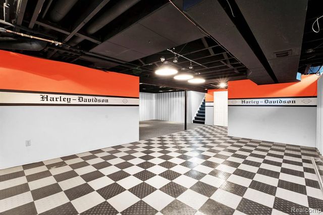 32930 Coventry Place, Warren, MI 48093