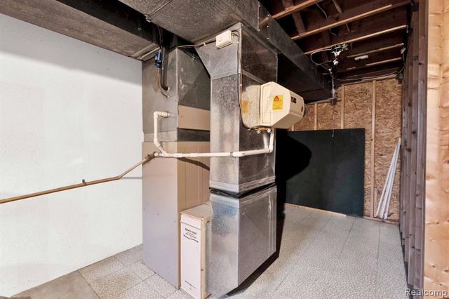 32930 Coventry Place, Warren, MI 48093