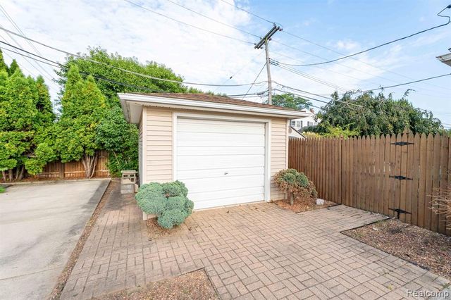 32930 Coventry Place, Warren, MI 48093