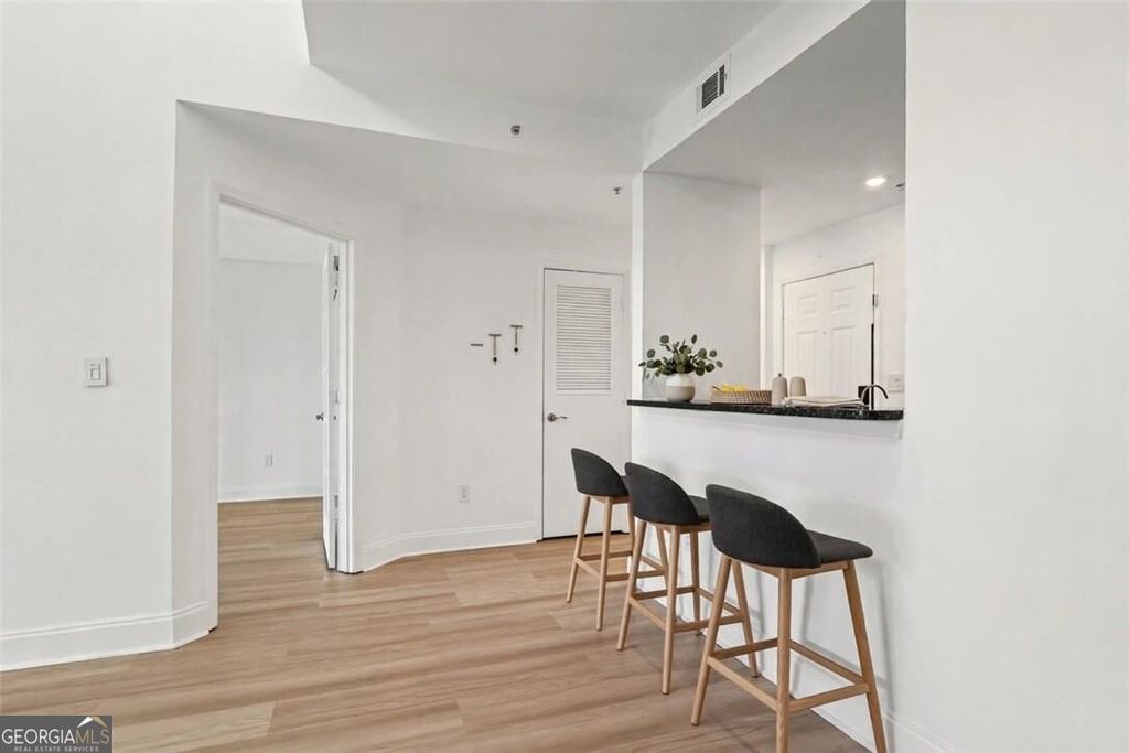 1075 Peachtree Walk NE A517, Atlanta, GA 30309 — photo 2
