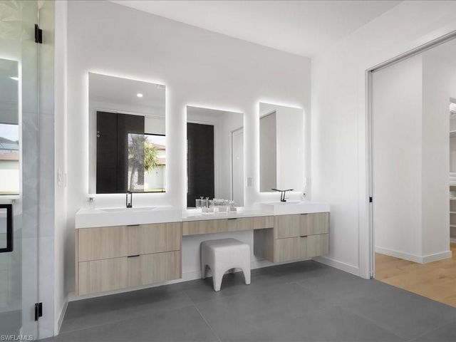 424 Shady Hollow BLVD W, Naples, FL 34120