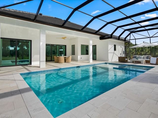 424 Shady Hollow BLVD W, Naples, FL 34120