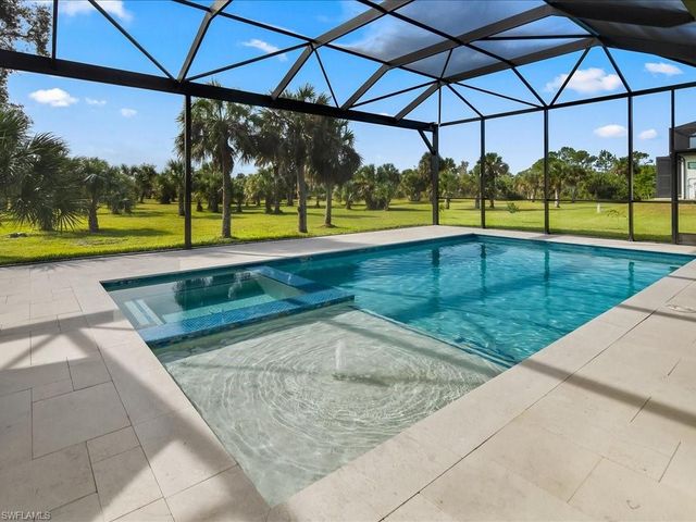 424 Shady Hollow BLVD W, Naples, FL 34120