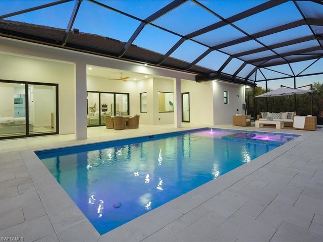 424 Shady Hollow BLVD W, Naples, FL 34120