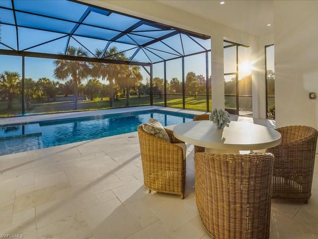 424 Shady Hollow BLVD W, Naples, FL 34120