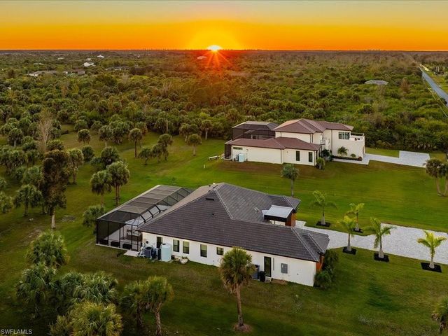 424 Shady Hollow BLVD W, Naples, FL 34120