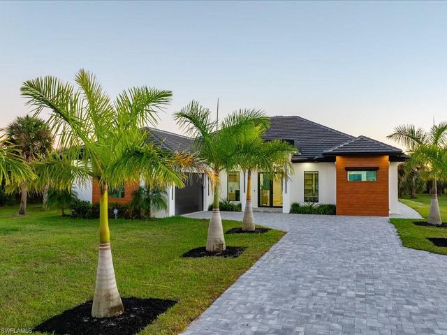 424 Shady Hollow BLVD W, Naples, FL 34120