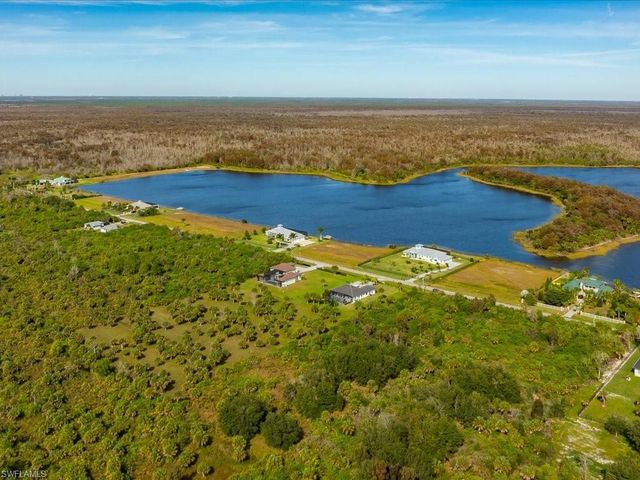 424 Shady Hollow BLVD W, Naples, FL 34120