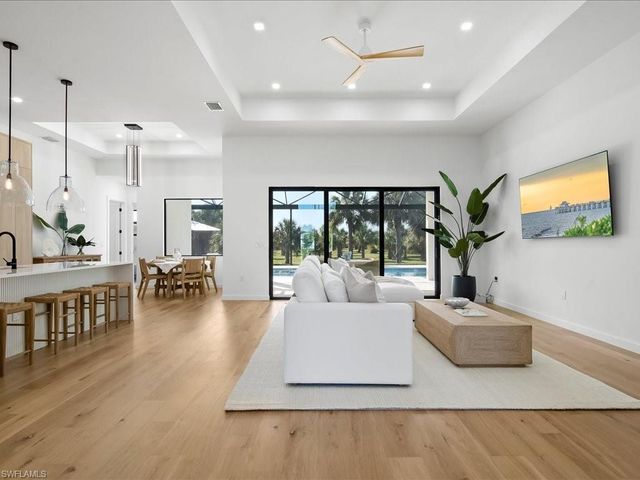 424 Shady Hollow BLVD W, Naples, FL 34120