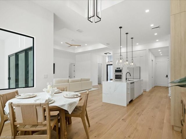 424 Shady Hollow BLVD W, Naples, FL 34120