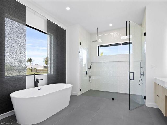 424 Shady Hollow BLVD W, Naples, FL 34120