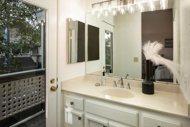 426 Hillwood Court 303, Mountain View, CA 94040