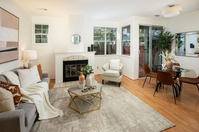 426 Hillwood Court 303, Mountain View, CA 94040