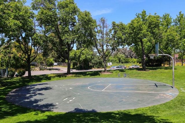 426 Hillwood Court 303, Mountain View, CA 94040