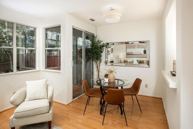 426 Hillwood Court 303, Mountain View, CA 94040