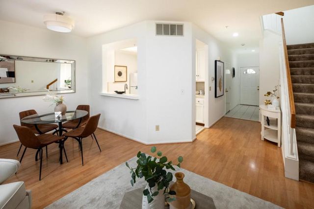 426 Hillwood Court 303, Mountain View, CA 94040