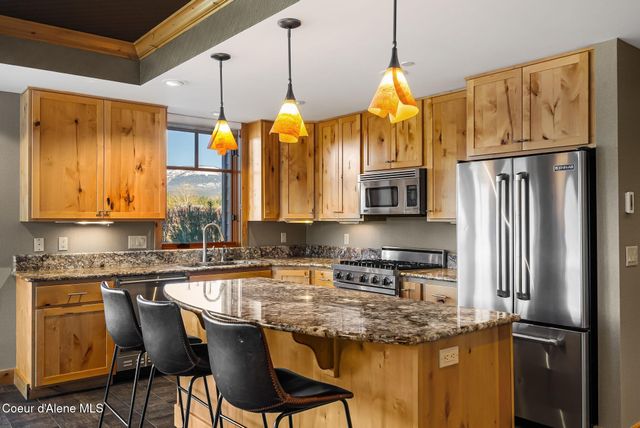 651 Dover Bay Parkway, 102, Dover, ID 83825