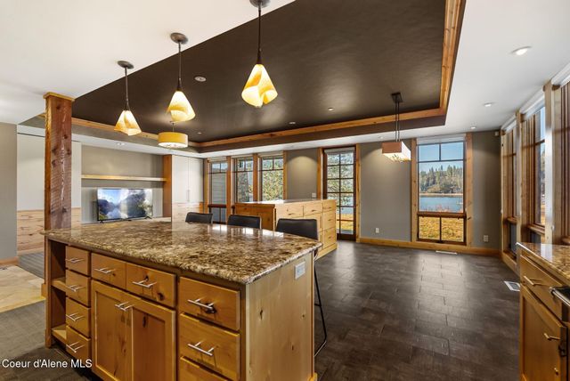 651 Dover Bay Parkway, 102, Dover, ID 83825