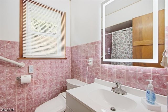 16 Sandra Ln, Randolph Twp., NJ 07869