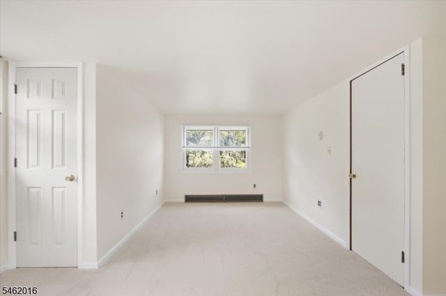 16 Sandra Ln, Randolph Twp., NJ 07869