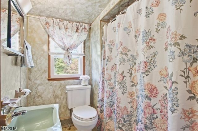 16 Sandra Ln, Randolph Twp., NJ 07869
