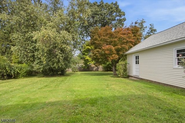 16 Sandra Ln, Randolph Twp., NJ 07869
