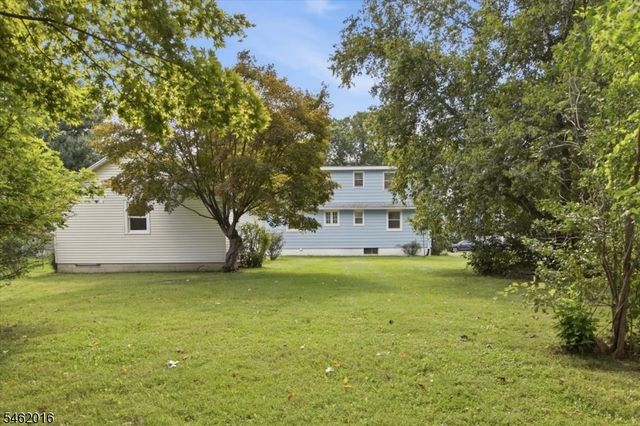 16 Sandra Ln, Randolph Twp., NJ 07869