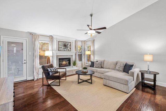 7601 Dallas DR, Austin, TX 78729