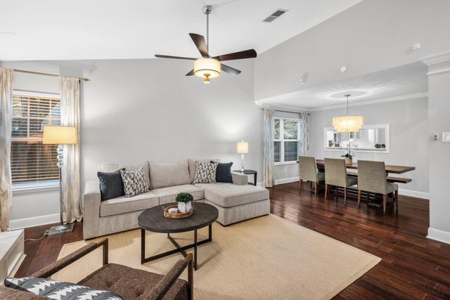 7601 Dallas DR, Austin, TX 78729