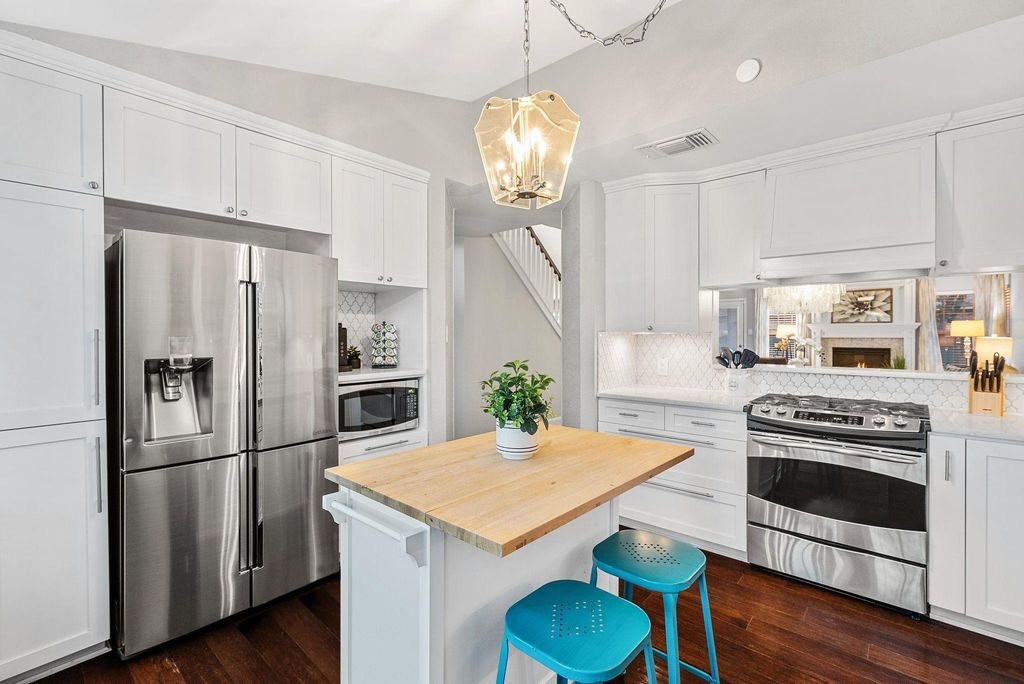 7601 Dallas DR, Austin, TX 78729