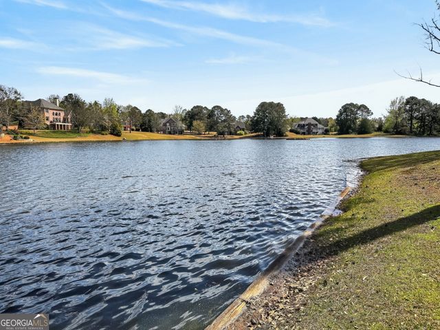 1009 Lyndhurst Way SE, Conyers, GA 30013