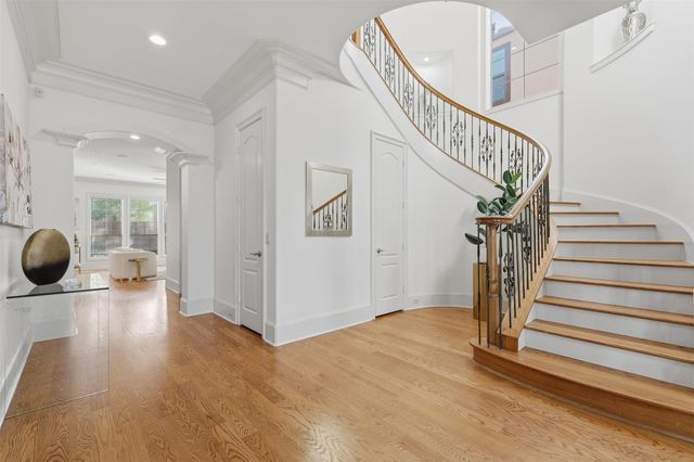 539 Wisteria Street, Bellaire, TX 77401