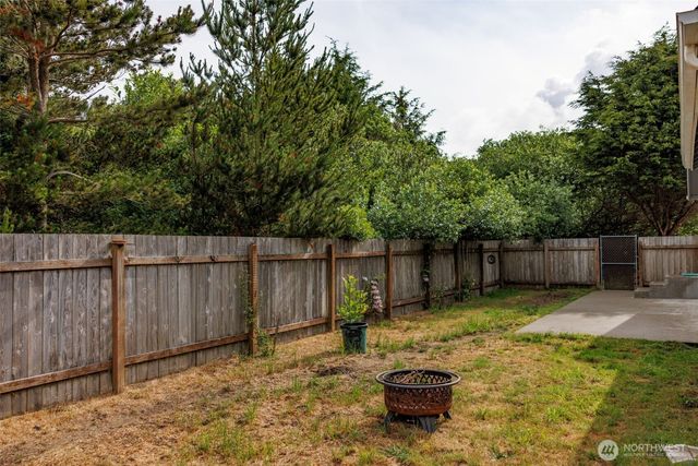 858 Willow Court SW, Ocean Shores, WA 98569