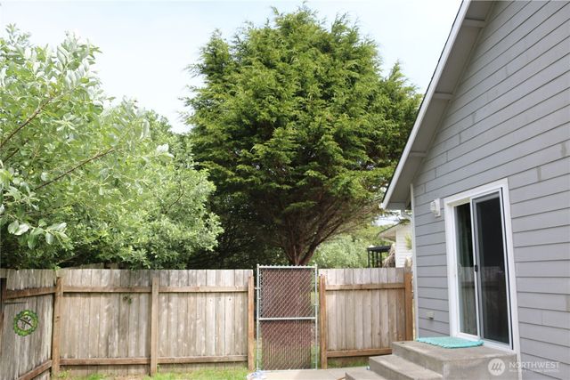 858 Willow Court SW, Ocean Shores, WA 98569