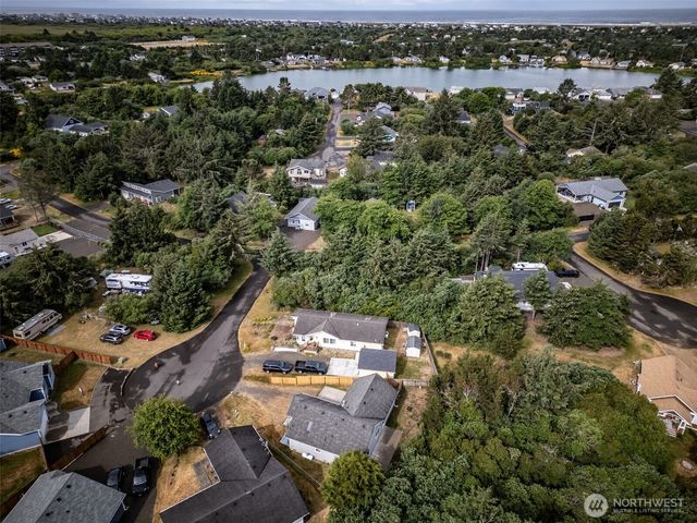 858 Willow Court SW, Ocean Shores, WA 98569