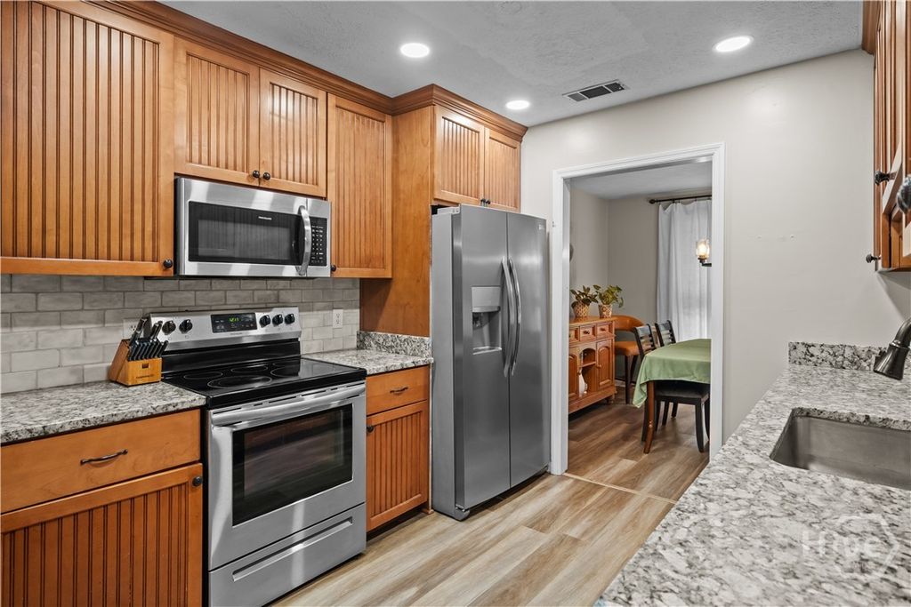 Image 10 of property listing at 8 Bristlecone Court, Savannah, GA 31419