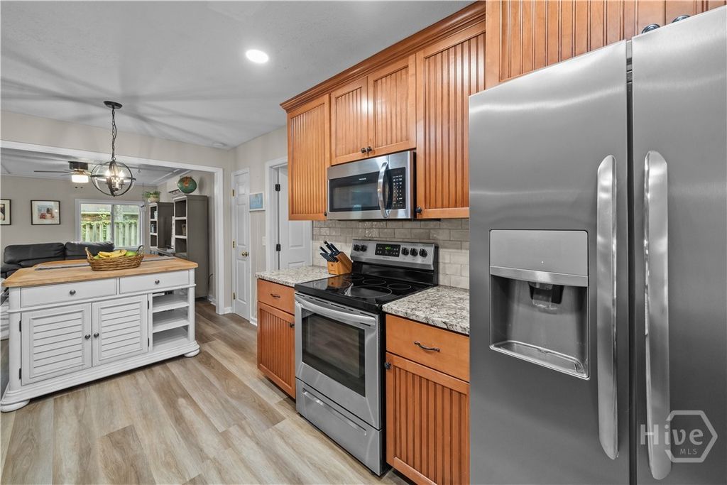 Image 11 of property listing at 8 Bristlecone Court, Savannah, GA 31419