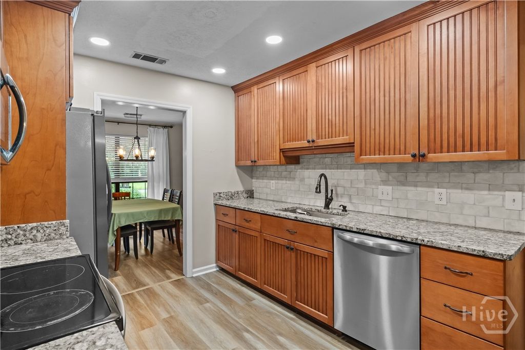 Image 13 of property listing at 8 Bristlecone Court, Savannah, GA 31419