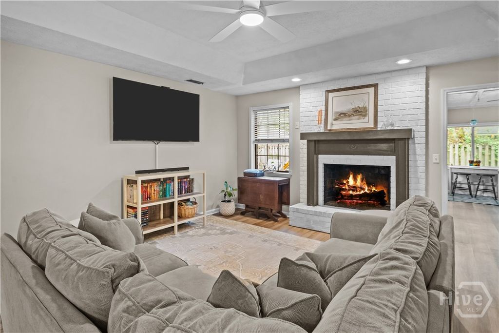 Image 7 of property listing at 8 Bristlecone Court, Savannah, GA 31419
