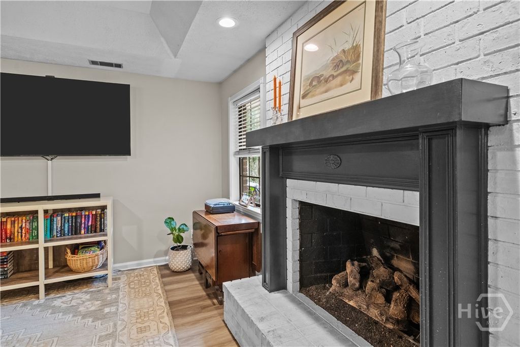 Image 9 of property listing at 8 Bristlecone Court, Savannah, GA 31419