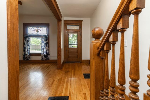 119 Isabel Street E, Saint Paul, MN 55107