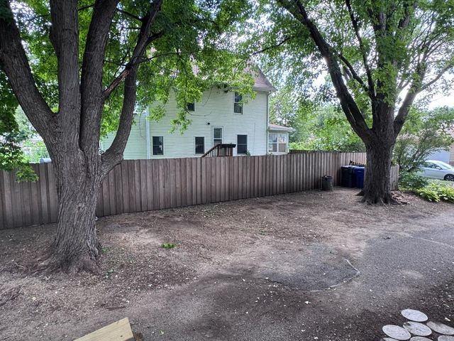 119 Isabel Street E, Saint Paul, MN 55107