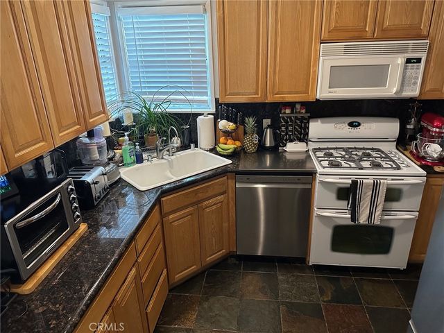 8956 Swinton Avenue, Los Angeles, CA 91343