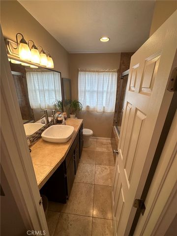 8956 Swinton Avenue, Los Angeles, CA 91343